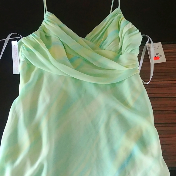 NWT Canadian Made Lori Ann Dress - Picture 3 of 7